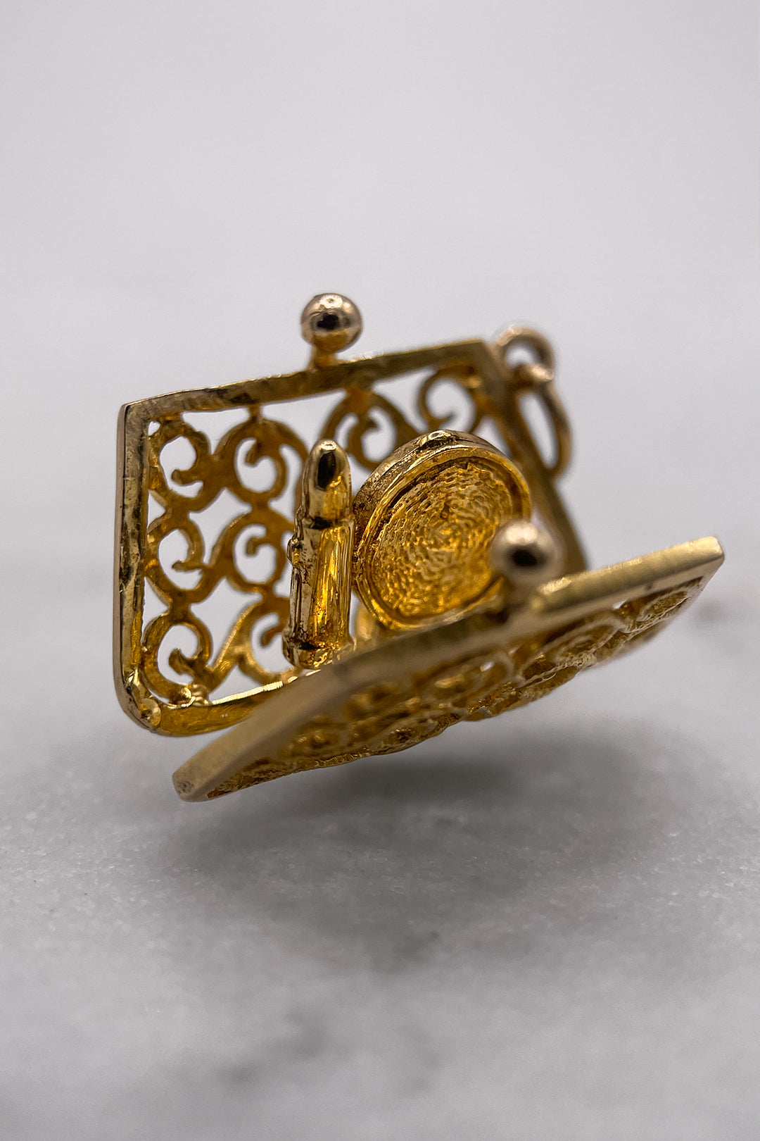 The Opening Vanity Clutch Bag Charm of Glamour Vintage Charm (375 9ct gold, made in 1968)