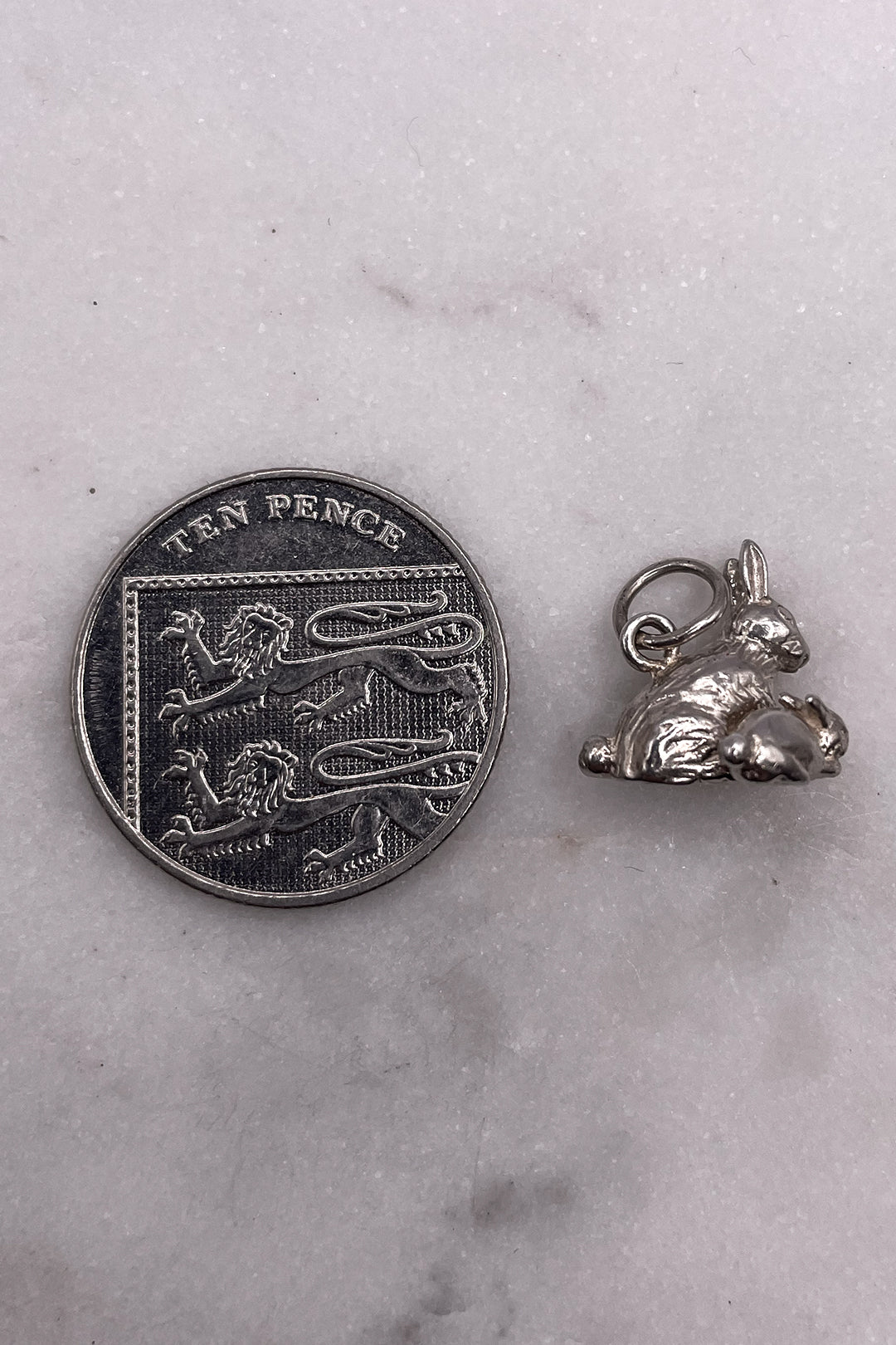 The Young Rabbit Family Vintage Charm (925 Sterling Silver, made circa 1950 - 1970)