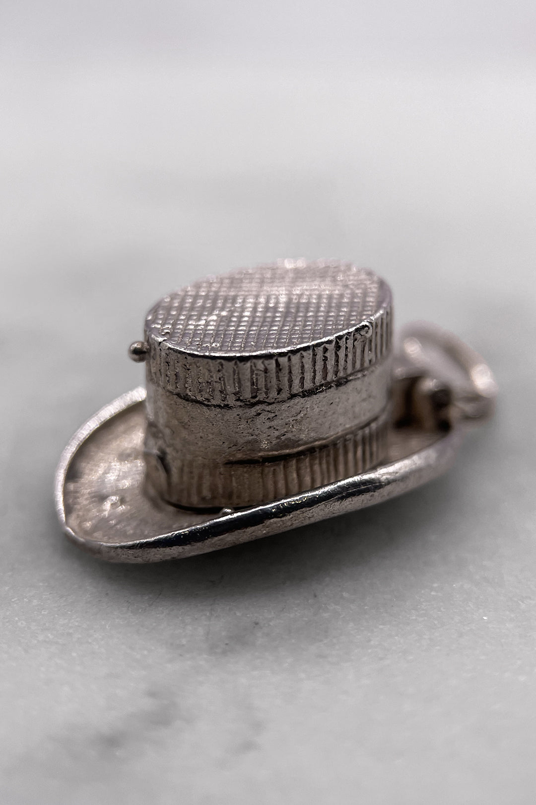 The Magicians Bunny of Magic Opening Vintage Charm (925 Sterling Silver, made circa 1950 - 1970)