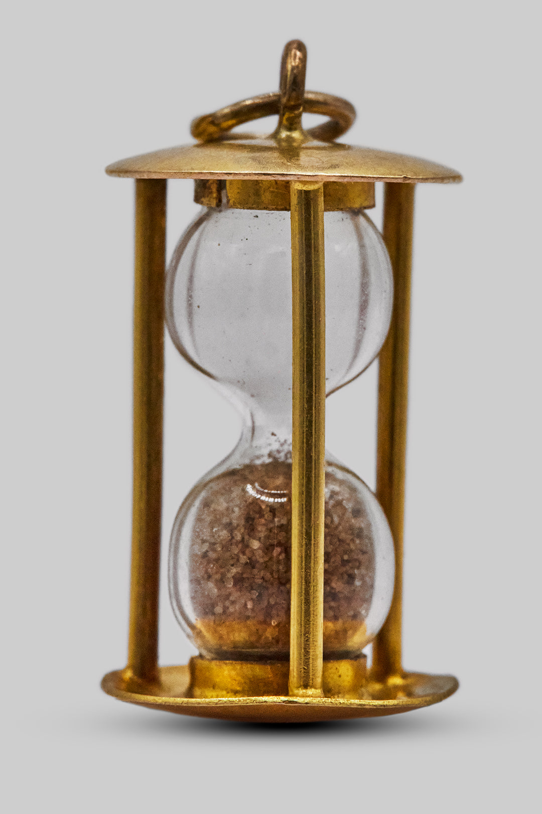 The Eternal Golden Hourglass Charm (9ct 375 Gold, Made in the 1920's)