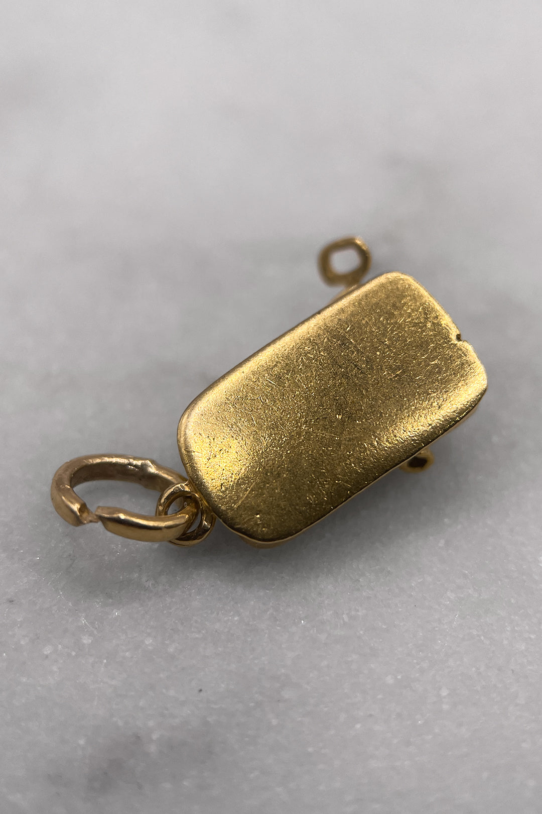 The Golden Sardine Surprise Vintage Charm (375 9ct gold, made in the 1967)