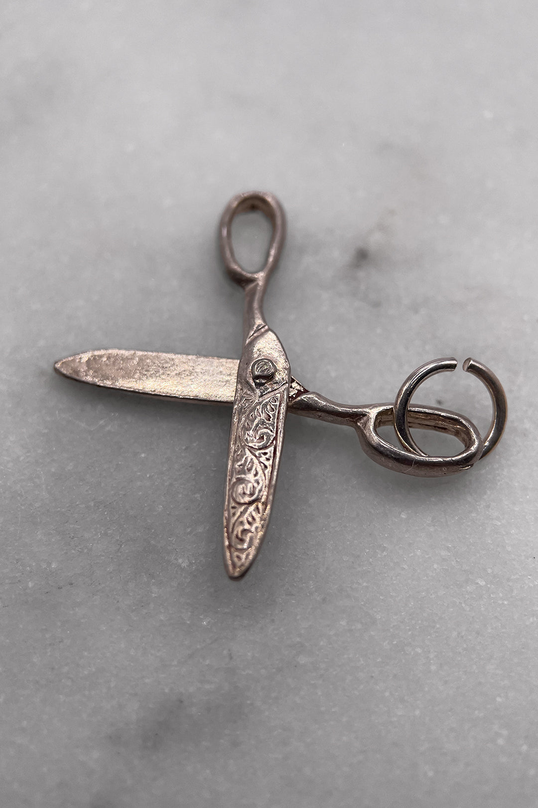 The Fashion Designers Trusted Scissors Articulated Vintage Charm (925 Sterling Silver, made circa 1950 - 1970)