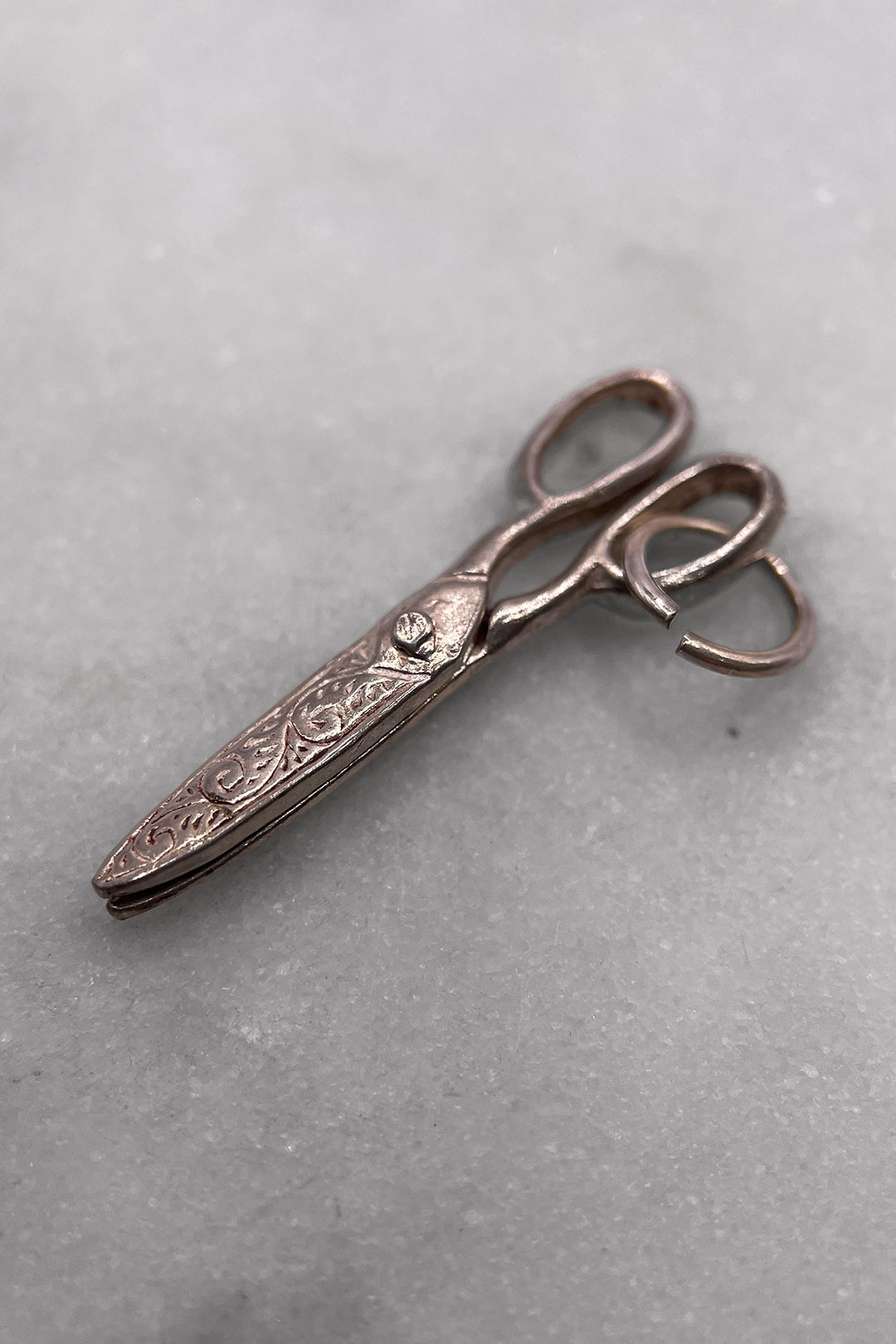 The Fashion Designers Trusted Scissors Articulated Vintage Charm (925 Sterling Silver, made circa 1950 - 1970)