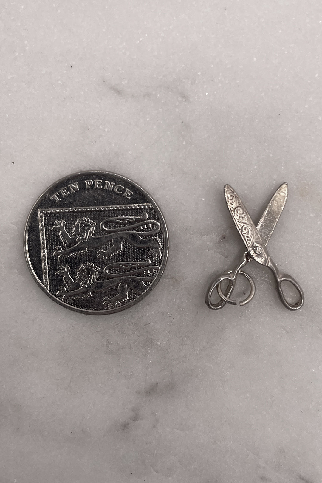 The Fashion Designers Trusted Scissors Articulated Vintage Charm (925 Sterling Silver, made circa 1950 - 1970)