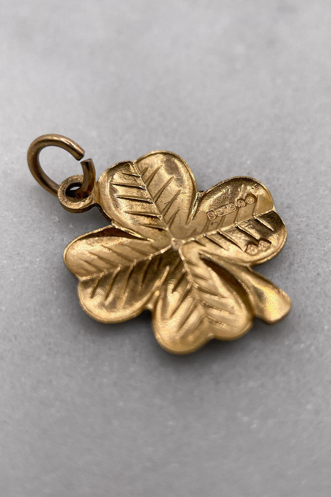The Lucky Golden Four Leaf Clover Charm (375 9ct vintage gold, made in 1965)