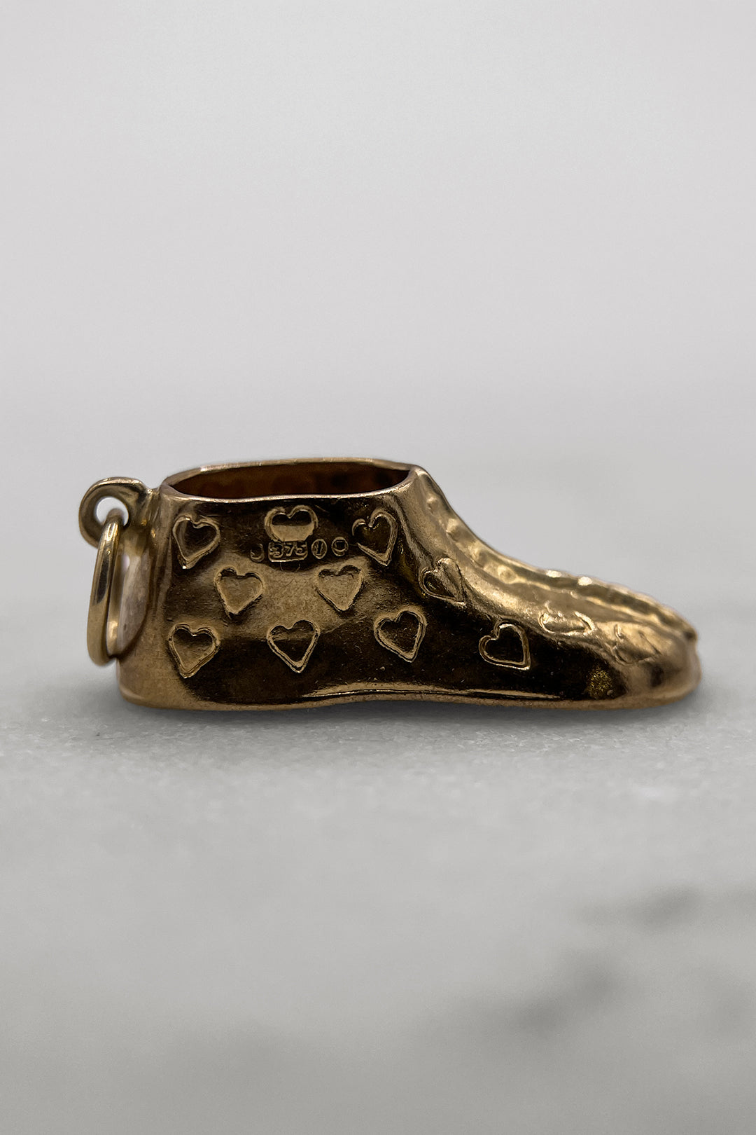 The Follow Your Heart Boot Vintage Charm (375 9ct gold, made in 1964)