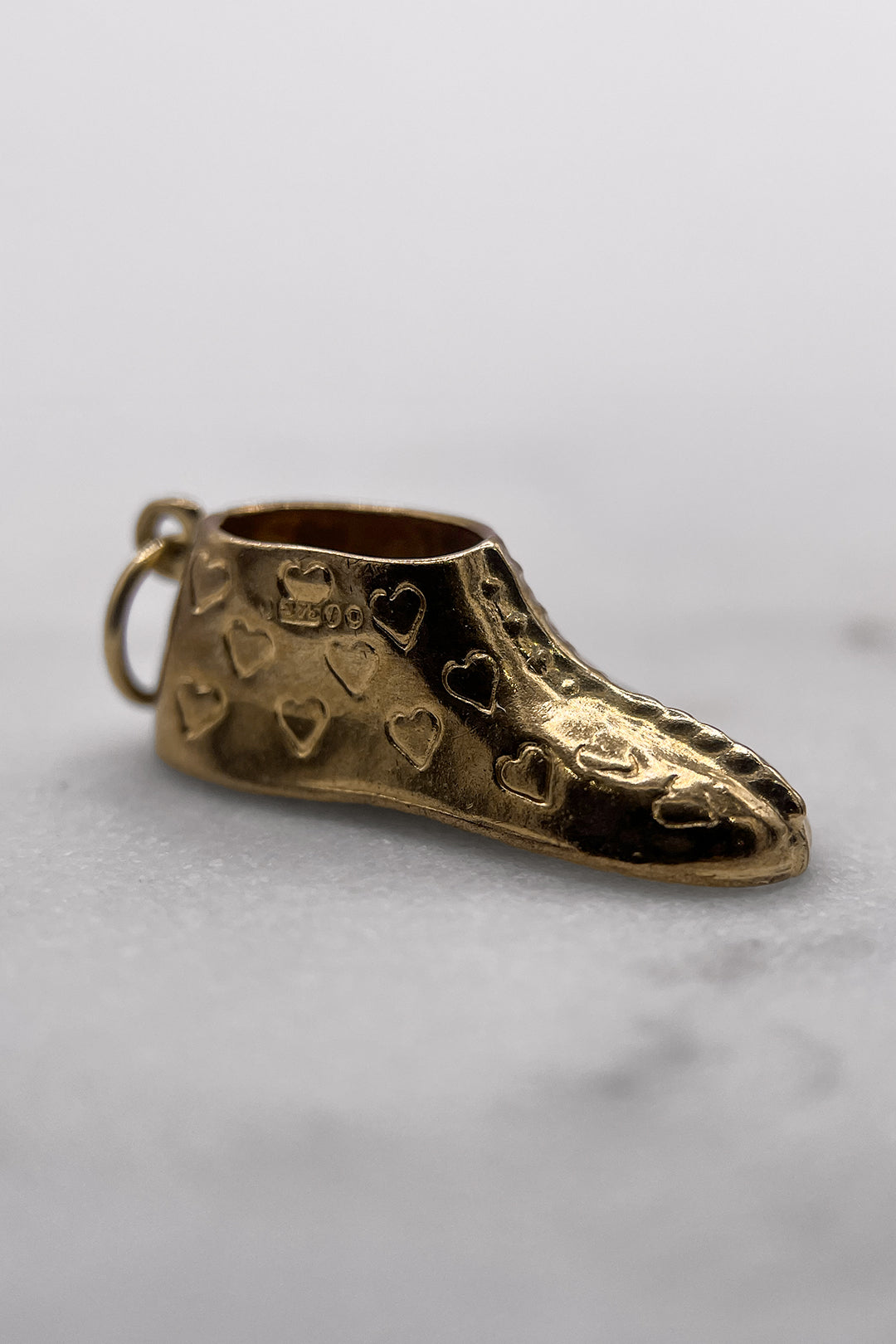The Follow Your Heart Boot Vintage Charm (375 9ct gold, made in 1964)