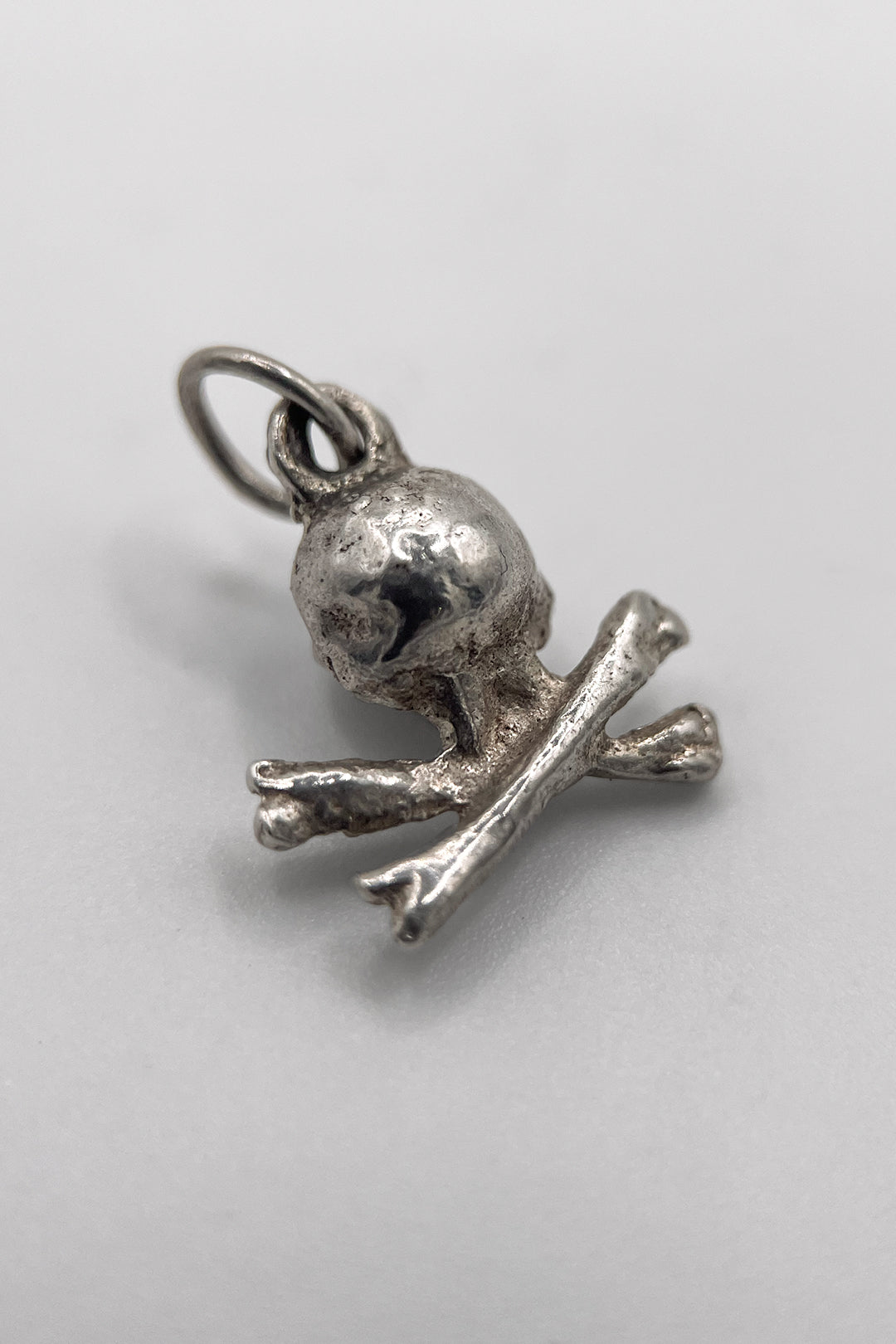The Jolly Roger of the Pirates Island Vintage Charm (925 Sterling Silver, made circa 1950 - 1970)