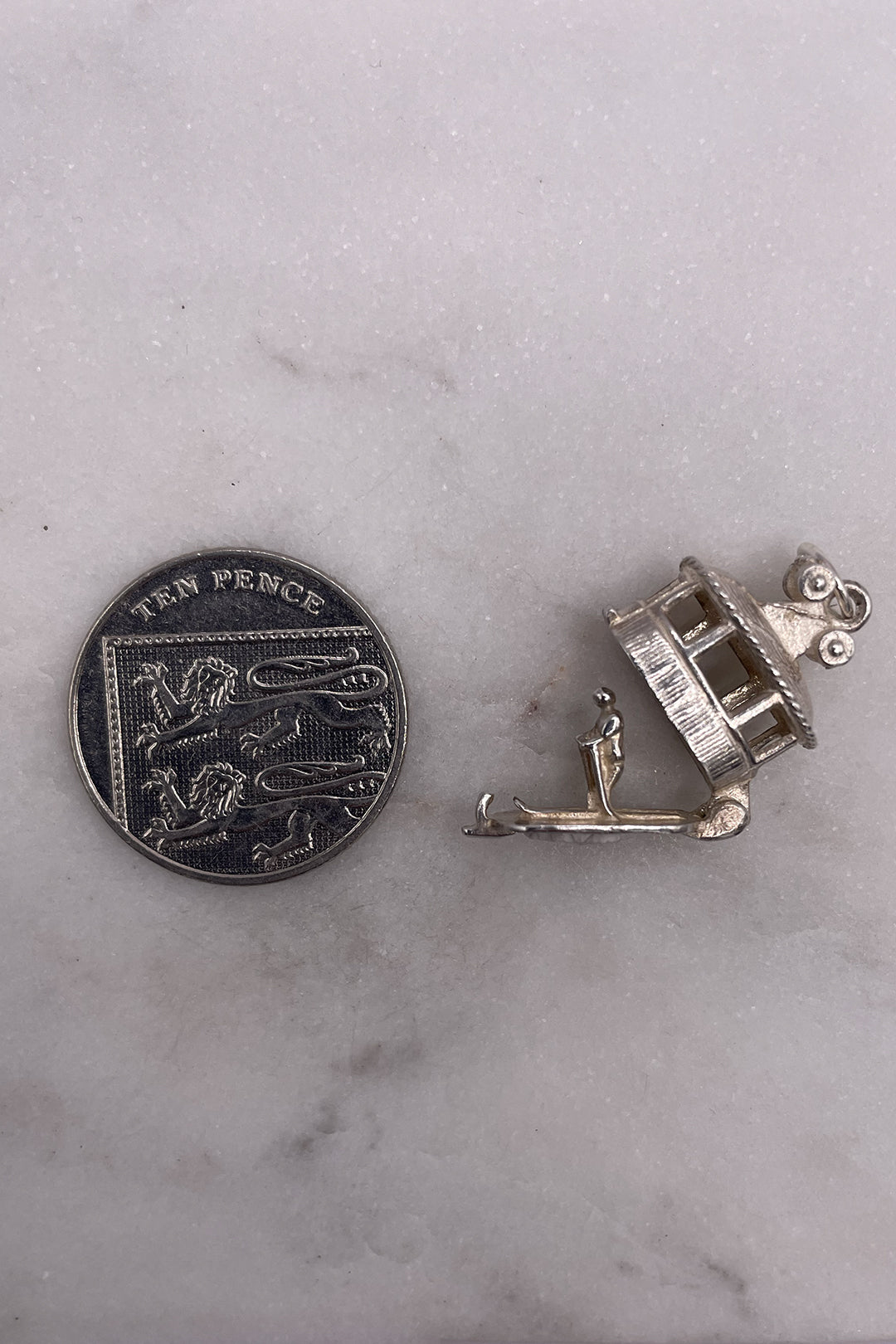 The Skiers Secret Cable Car of the Alpines Opening Vintage Charm (925 Sterling Silver, made circa 1950 - 1970)