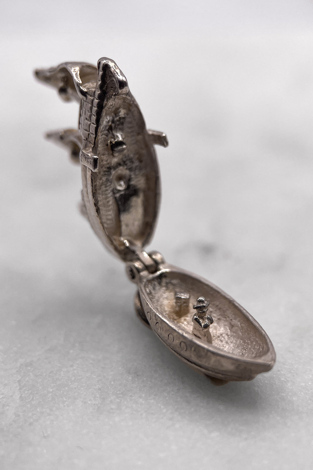 The Pirate Ship of the Seven Seas Opening Vintage Charm (925 Sterling Silver, made circa 1950 - 1970)