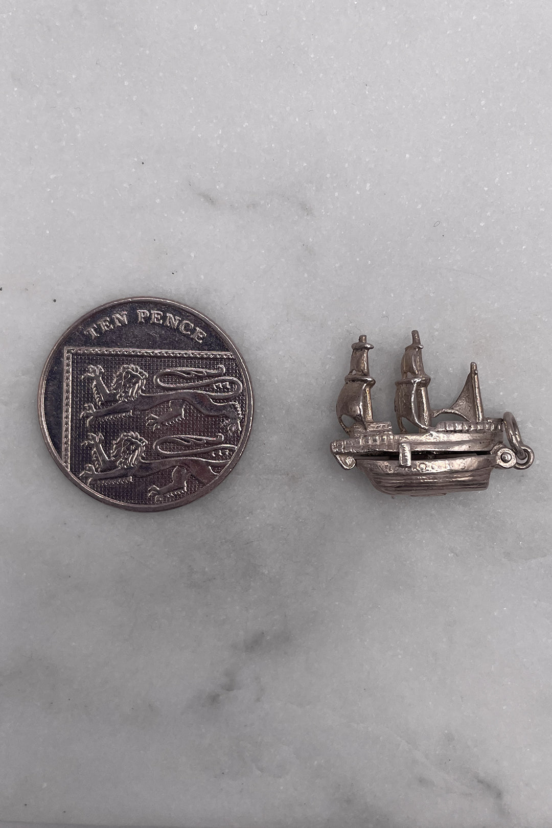 The Pirate Ship of the Seven Seas Opening Vintage Charm (925 Sterling Silver, made circa 1950 - 1970)