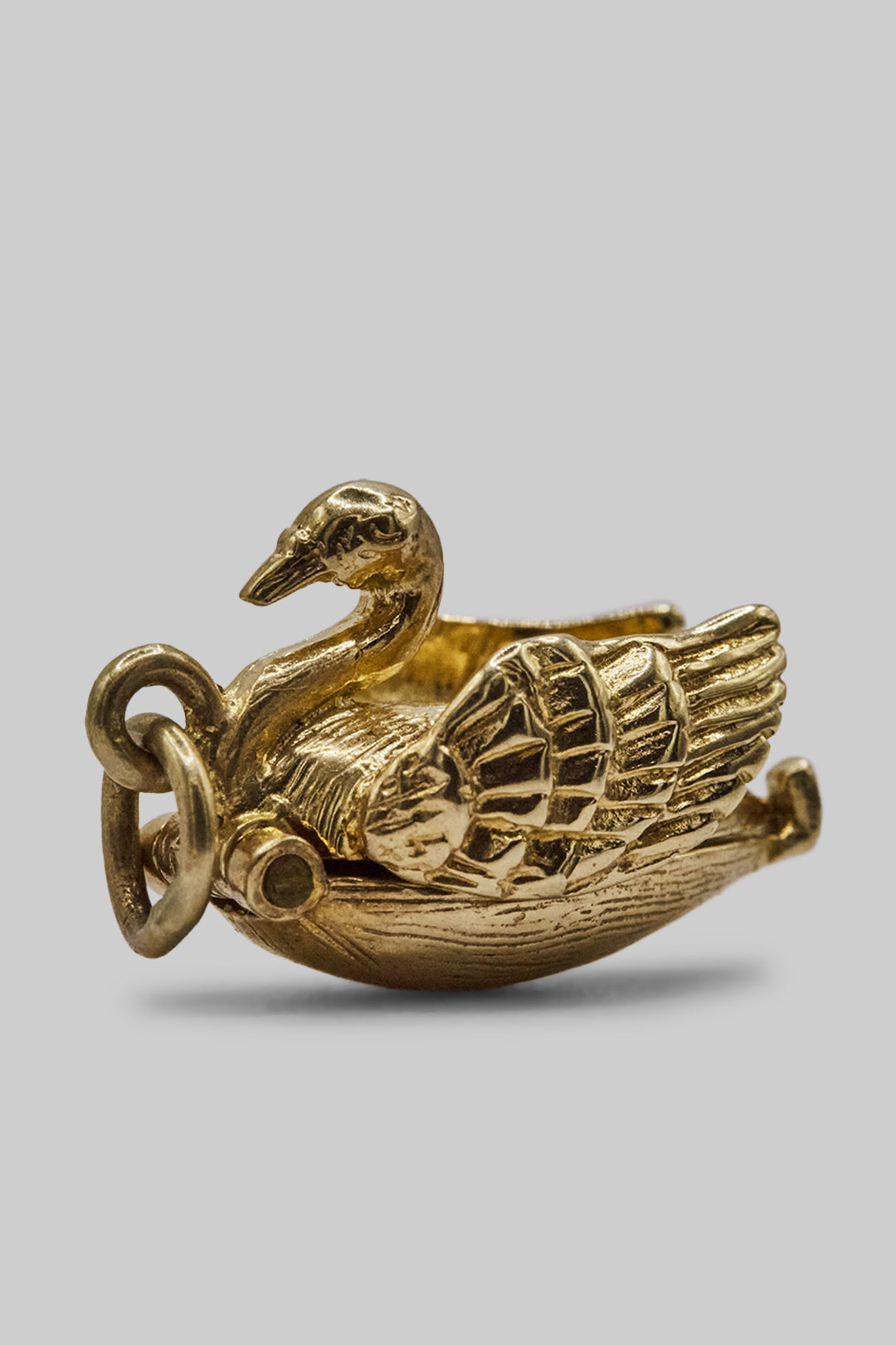The Opening Graceful Swan Lake Charm (375 9ct gold, made in 1967)