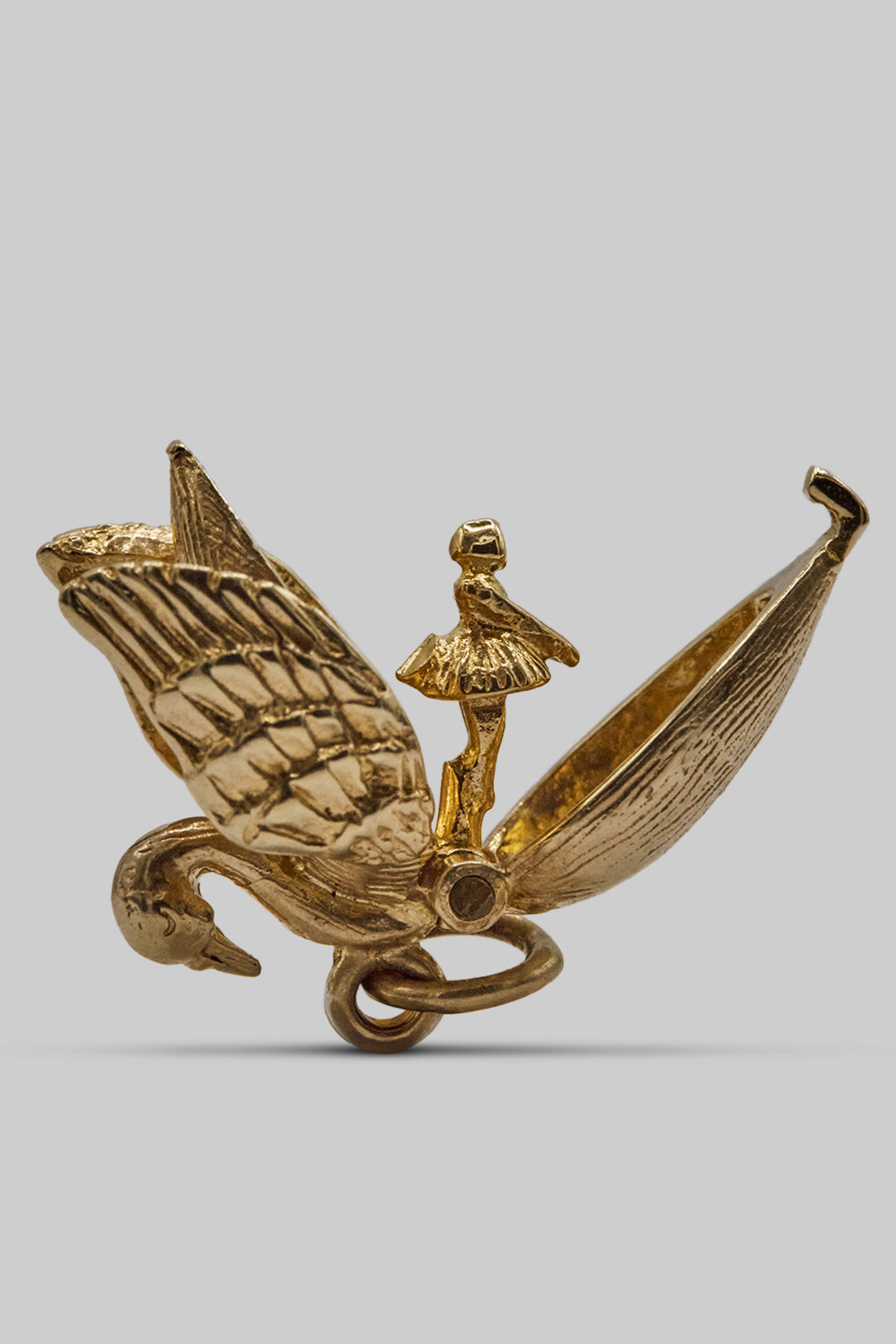 The Opening Graceful Swan Lake Charm (375 9ct gold, made in 1967)
