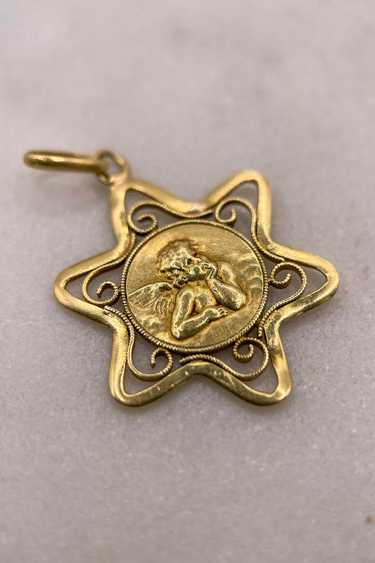 The Cherubs Star of Devotion Charm (375 9ct vintage gold)