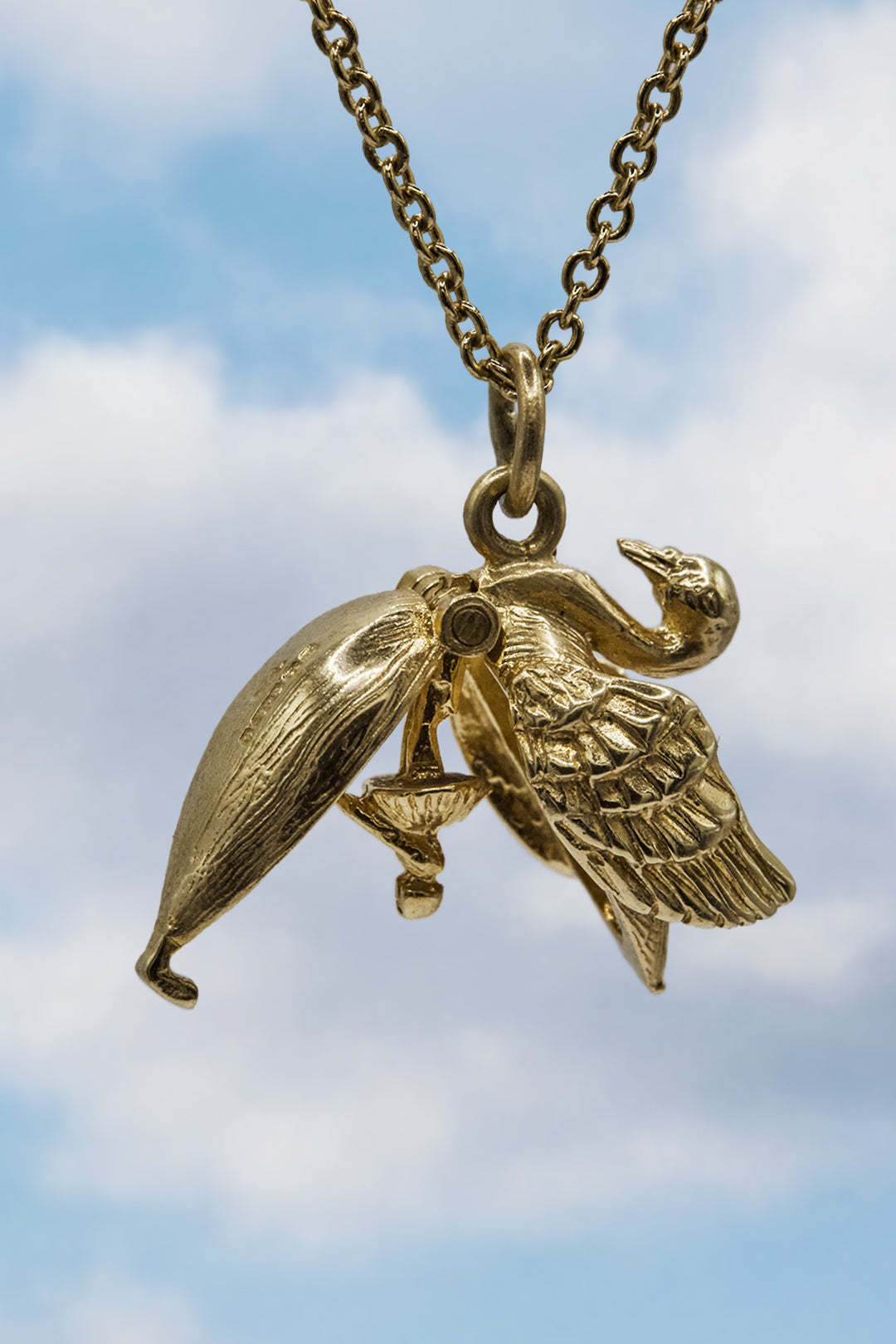 The Opening Graceful Swan Lake Charm (375 9ct gold, made in 1967)
