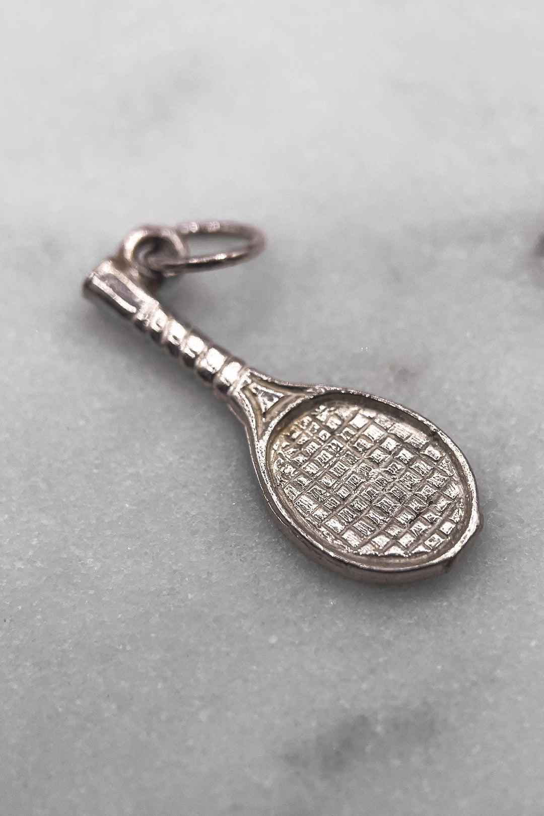 The Tennis Racket of the Summer Courts Vintage Charm (925 Sterling Silver, made circa 1950 - 1970)
