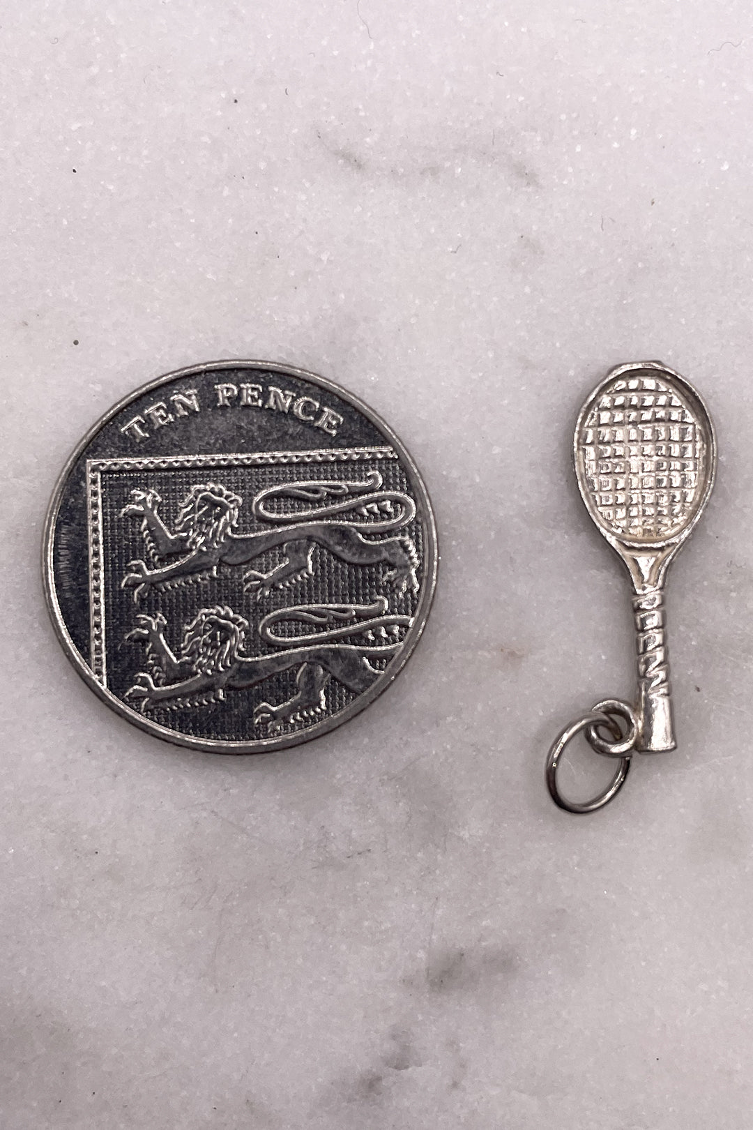 The Tennis Racket of the Summer Courts Vintage Charm (925 Sterling Silver, made circa 1950 - 1970)