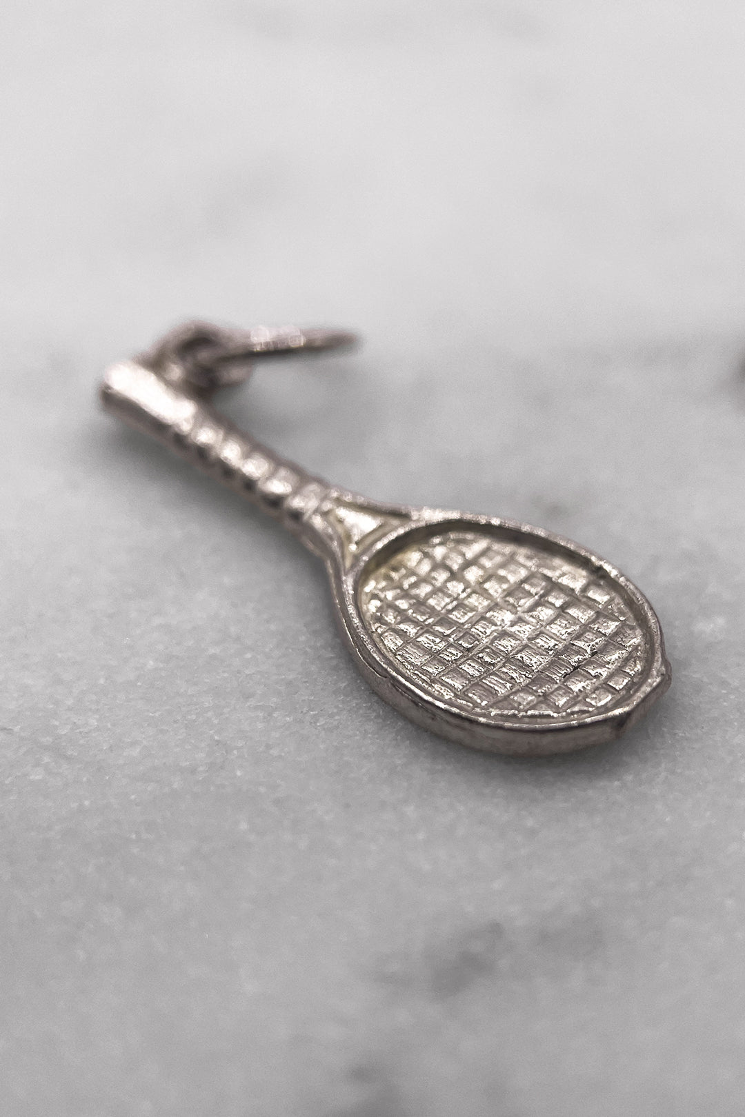 The Tennis Racket of the Summer Courts Vintage Charm (925 Sterling Silver, made circa 1950 - 1970)