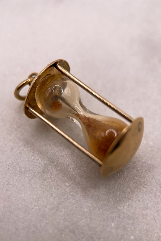 The Timekeeping Hourglass of Eternity Charm (375 9ct gold, made in the 1960s)