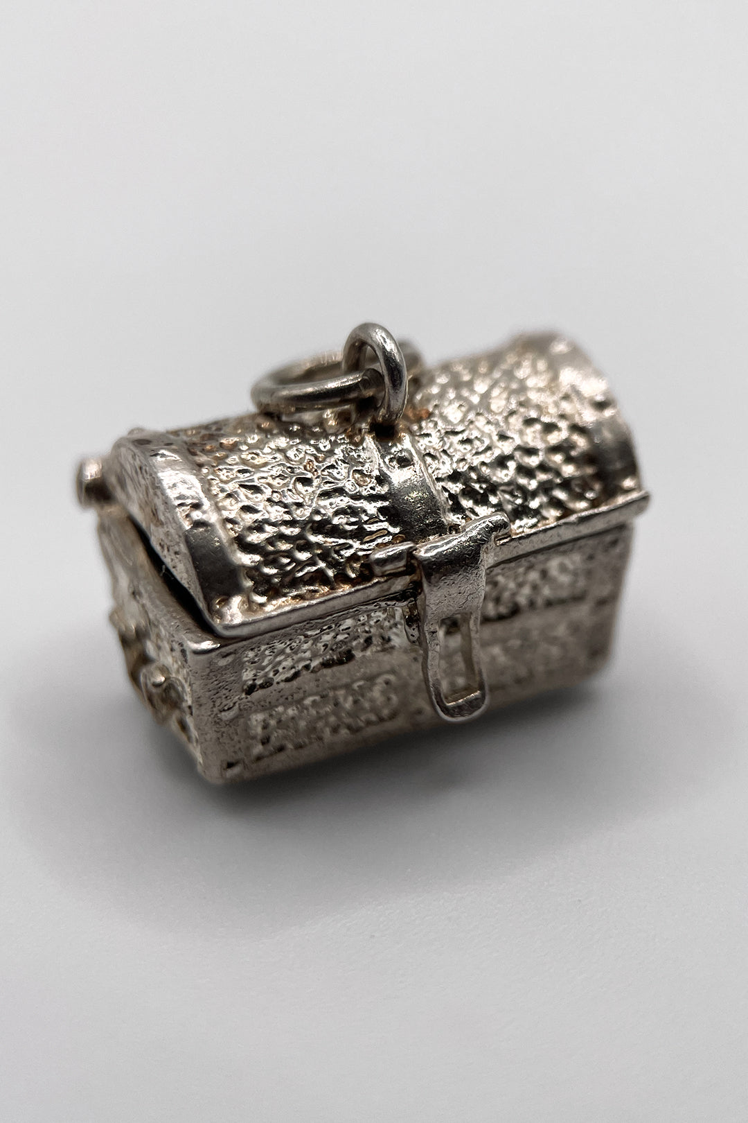 The Opening Secret Treasure (925 Sterling Silver c 1950s - 1970s)