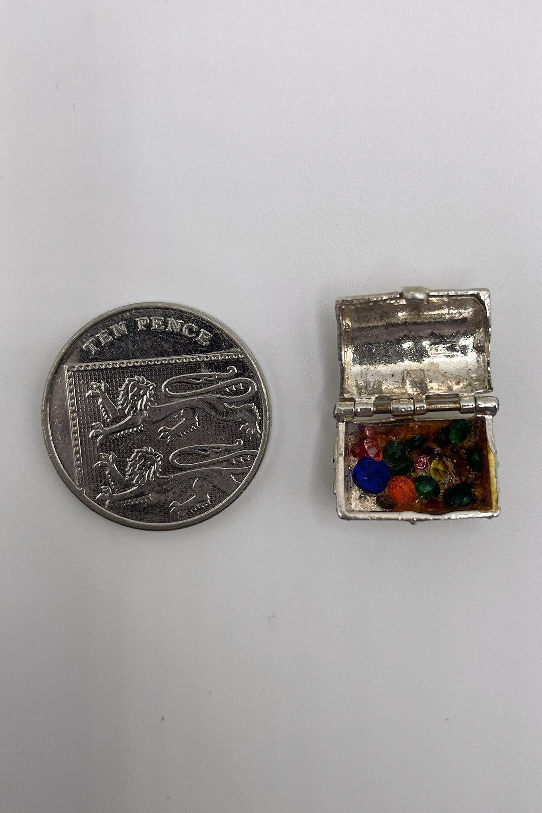 The Opening Secret Treasure (925 Sterling Silver c 1950s - 1970s)