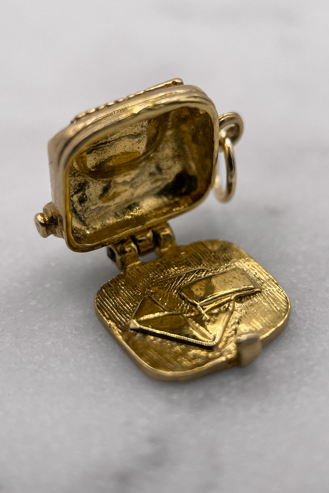 The Typewriter’s Secret Love Letter Charm (375 9ct gold, made in 1970 by Nuvo)