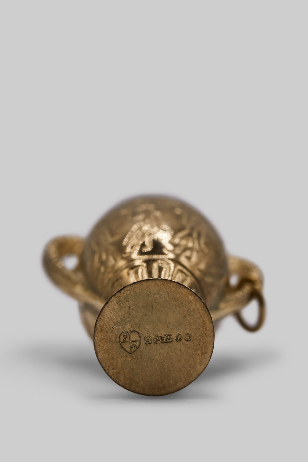 The Mummy's Ancient Egyptian Canopic Jar Charm (9ct Gold, made in 1965)